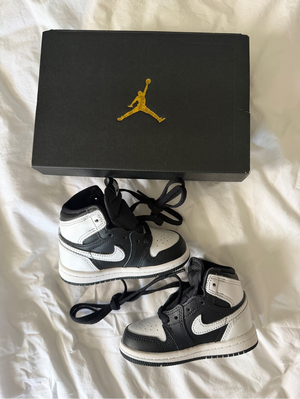 Jordan Kids High-Top Sneakers in Black and White 5c